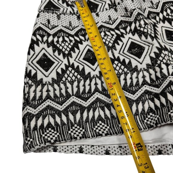 ALICE + OLIVIA Marisa Short Sz.XS/2 Embroidered Brocade Geometric Boho Tribal - Picture 8 of 12